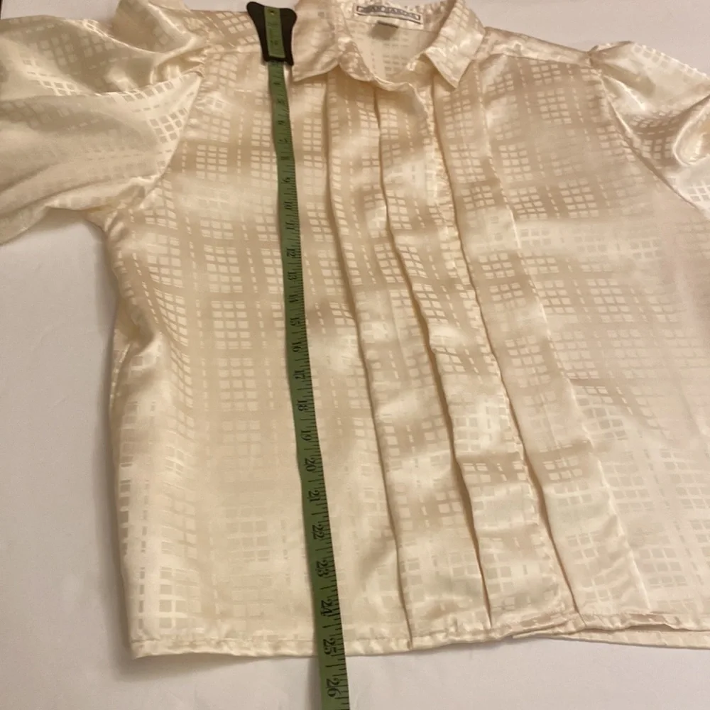 Vintage Joan Harper Women’s Blouse 12 Long Sleeve Button Up Shoulder Pads Ivory - Picture 9 of 9